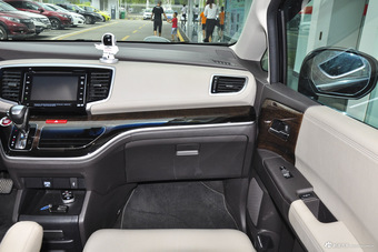 2015款 改款奥德赛2.4L自动至尊版