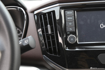 2016款启辰T70X 2.0L自动睿趣运动版