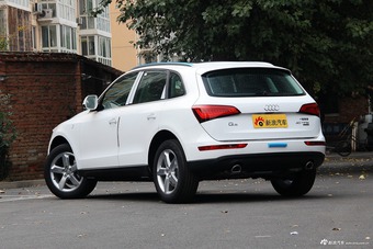 2017款奥迪Q5 2.0T 自动 40TFSI 进取型