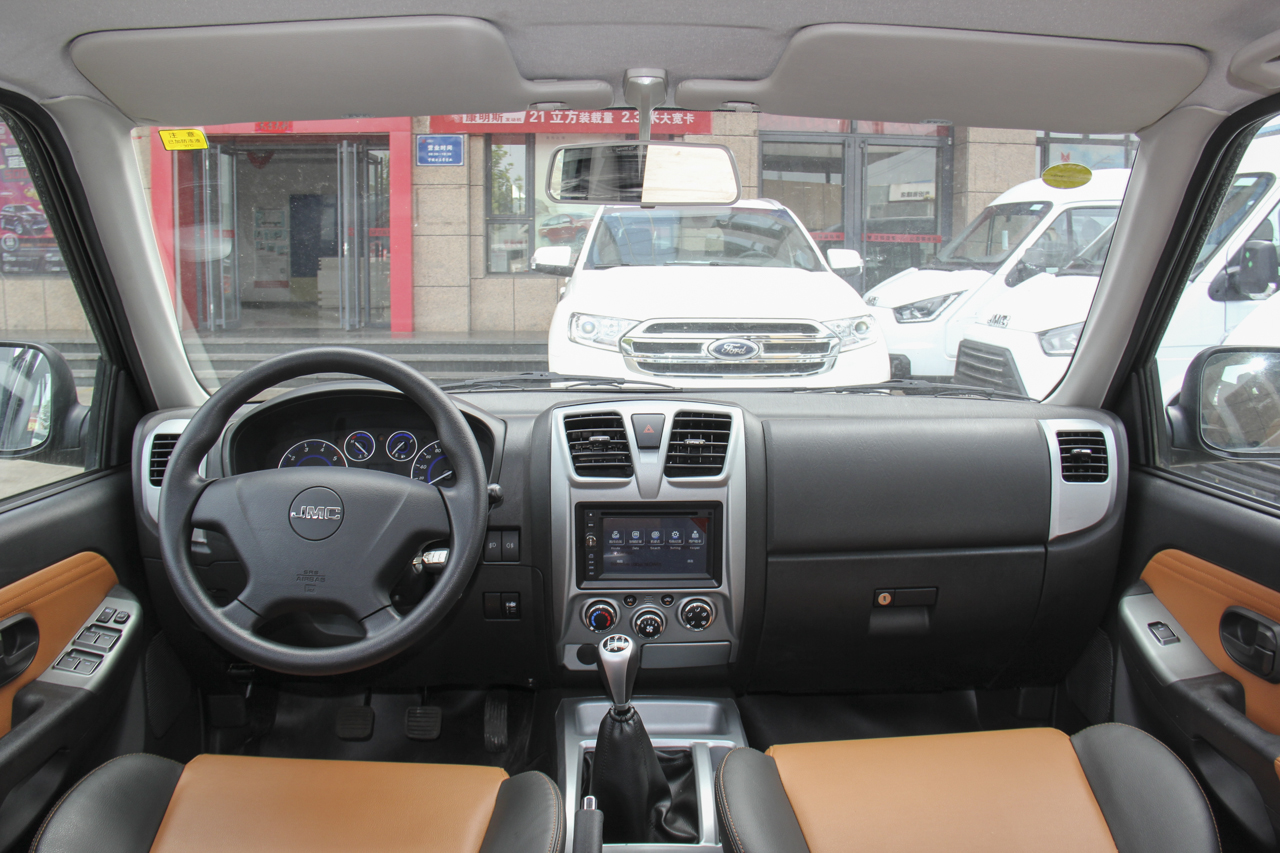 2018款宝典2.9T手动新超值柴油两驱舒适型加长货箱JX4D30B5L