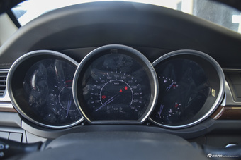 2015款众泰Z500 1.5T 自动尊贵型