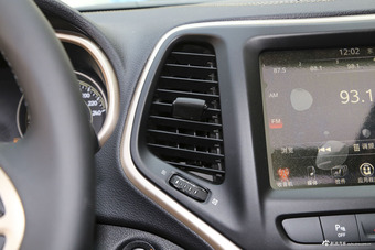 2017款自由光2.4L自动专业版智能包