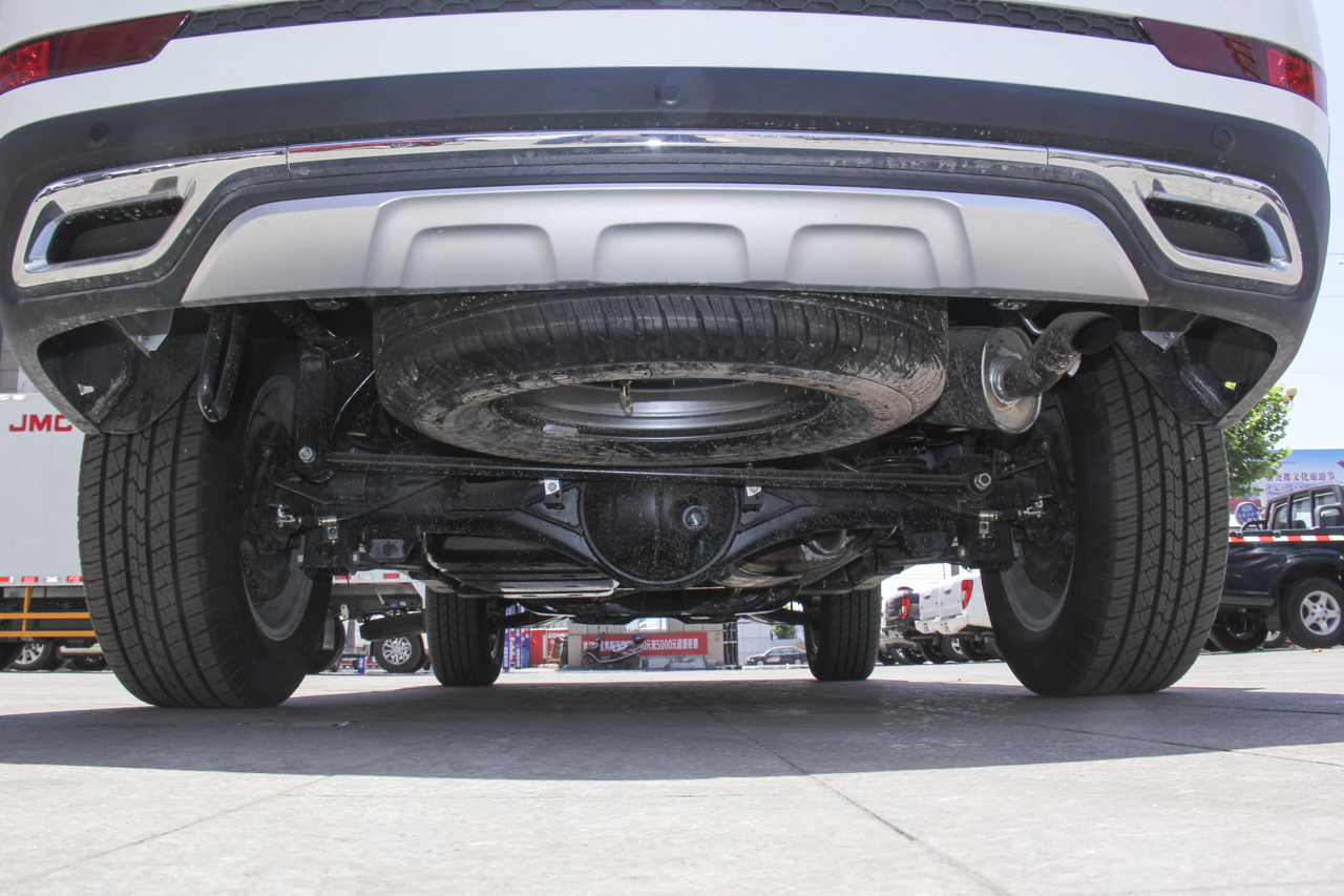 2018款陆风X8 1.8T手动汽油4X4豪华型