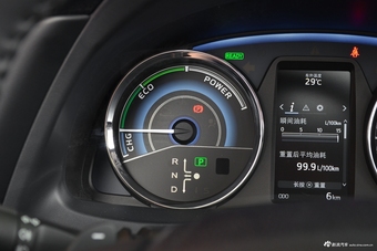 2017款卡罗拉改款双擎1.8L自动CVT精英版