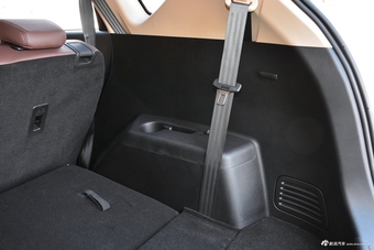 2017款宝骏560 1.5T DCT旗舰型7座