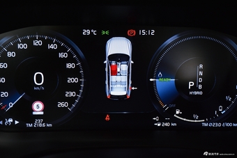 2019款沃尔沃XC60新能源2.0T自动T8 E驱混动智尊豪华版