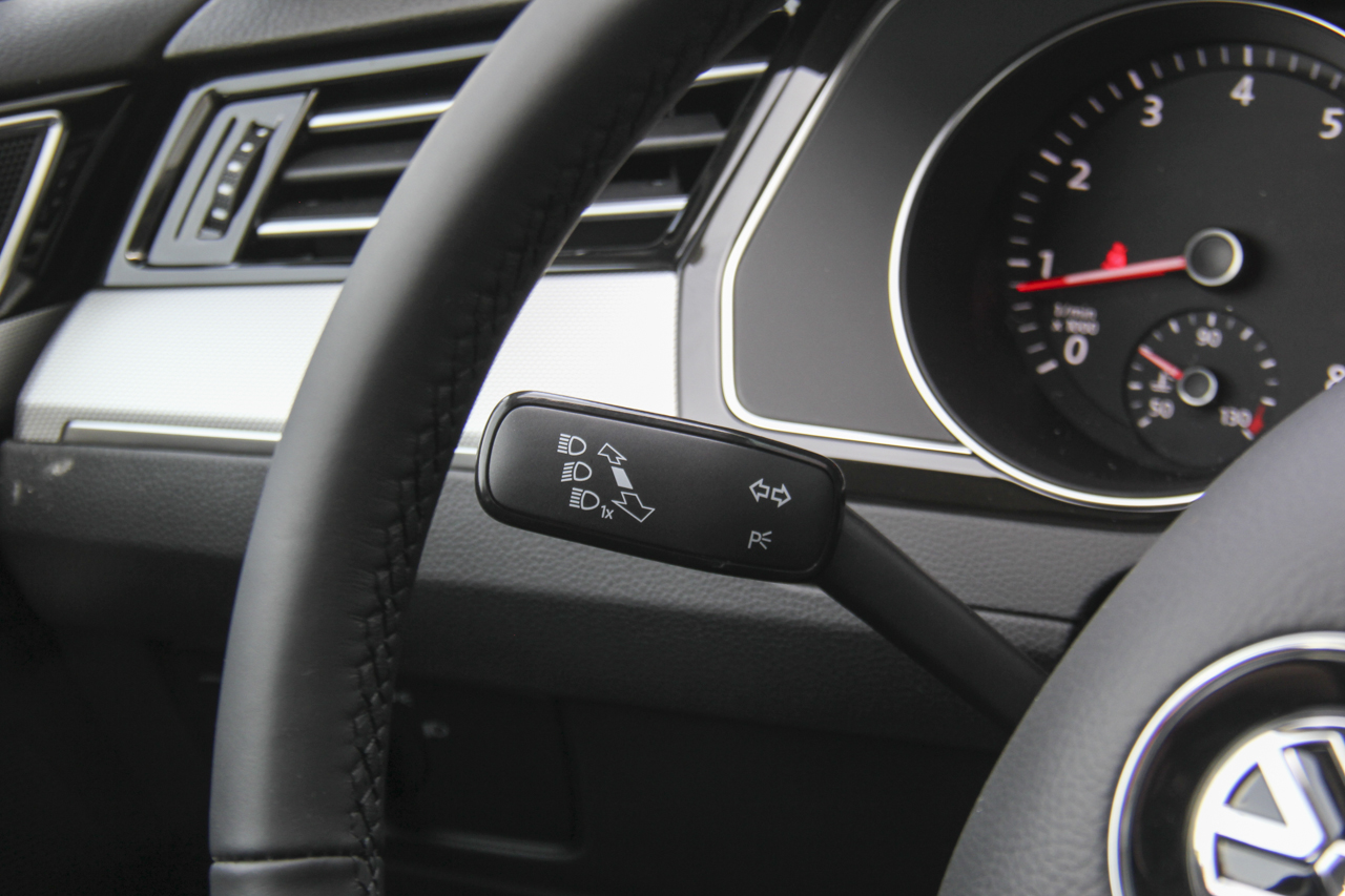 2018款迈腾1.8T自动330TSI DSG领先型