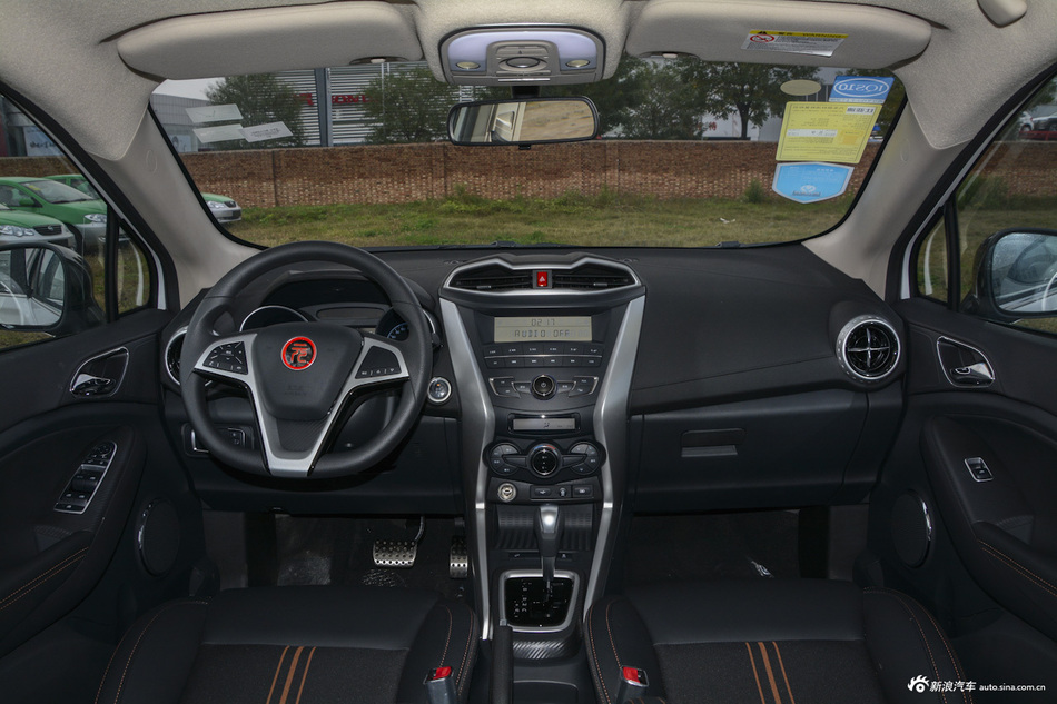 2017款比亚迪元1.5L手动酷炫时尚型