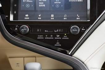 2018款凯美瑞2.0E自动精英版