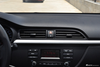 2017款起亚K2 1.4L手动GLS三厢