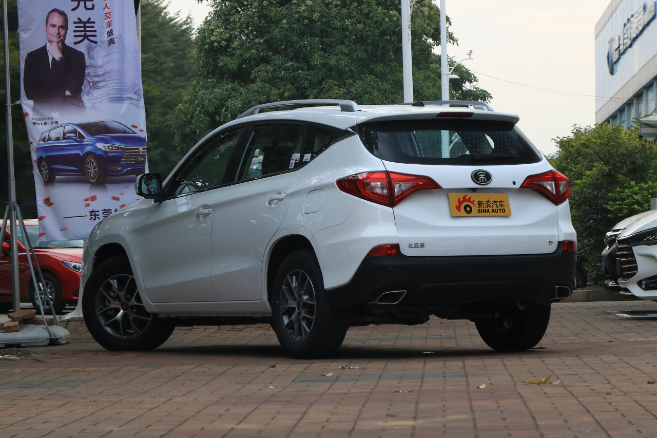 2017款比亚迪宋盖世升级版1.5TI手动精英型