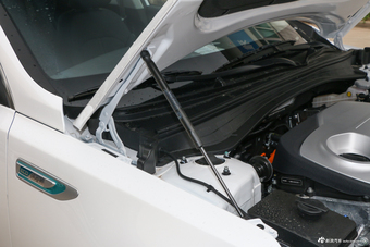 2018款起亚K5 PHEV 2.0L自动智尊版