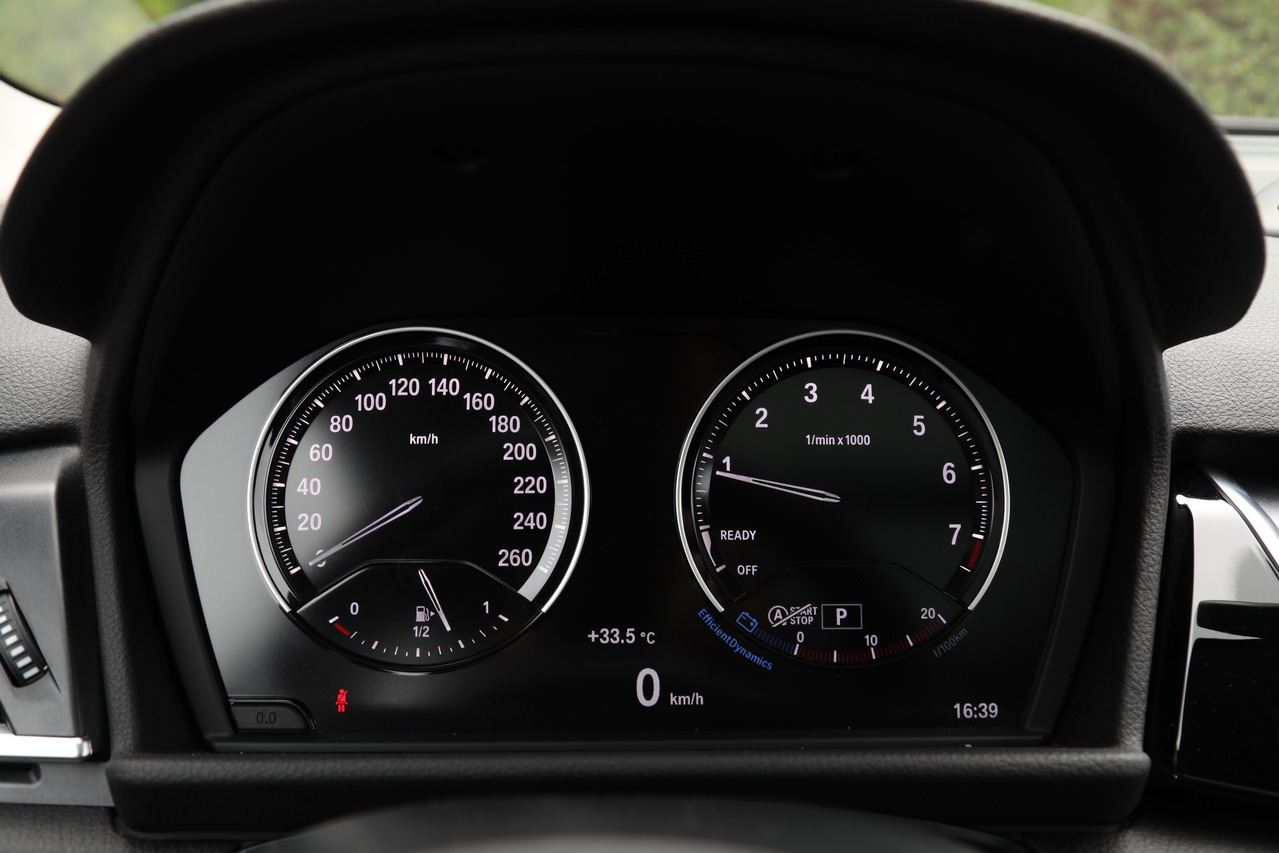 2018款宝马2系旅行车220i 2.0T自动豪华套装