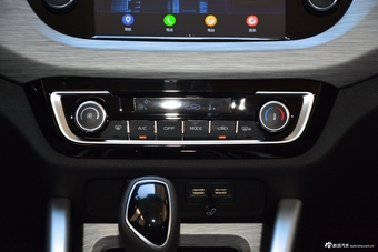 2018款吉利远景X3 1.5L自动精英型