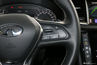 2018款英菲尼迪QX50 2.0T自动四驱豪华版