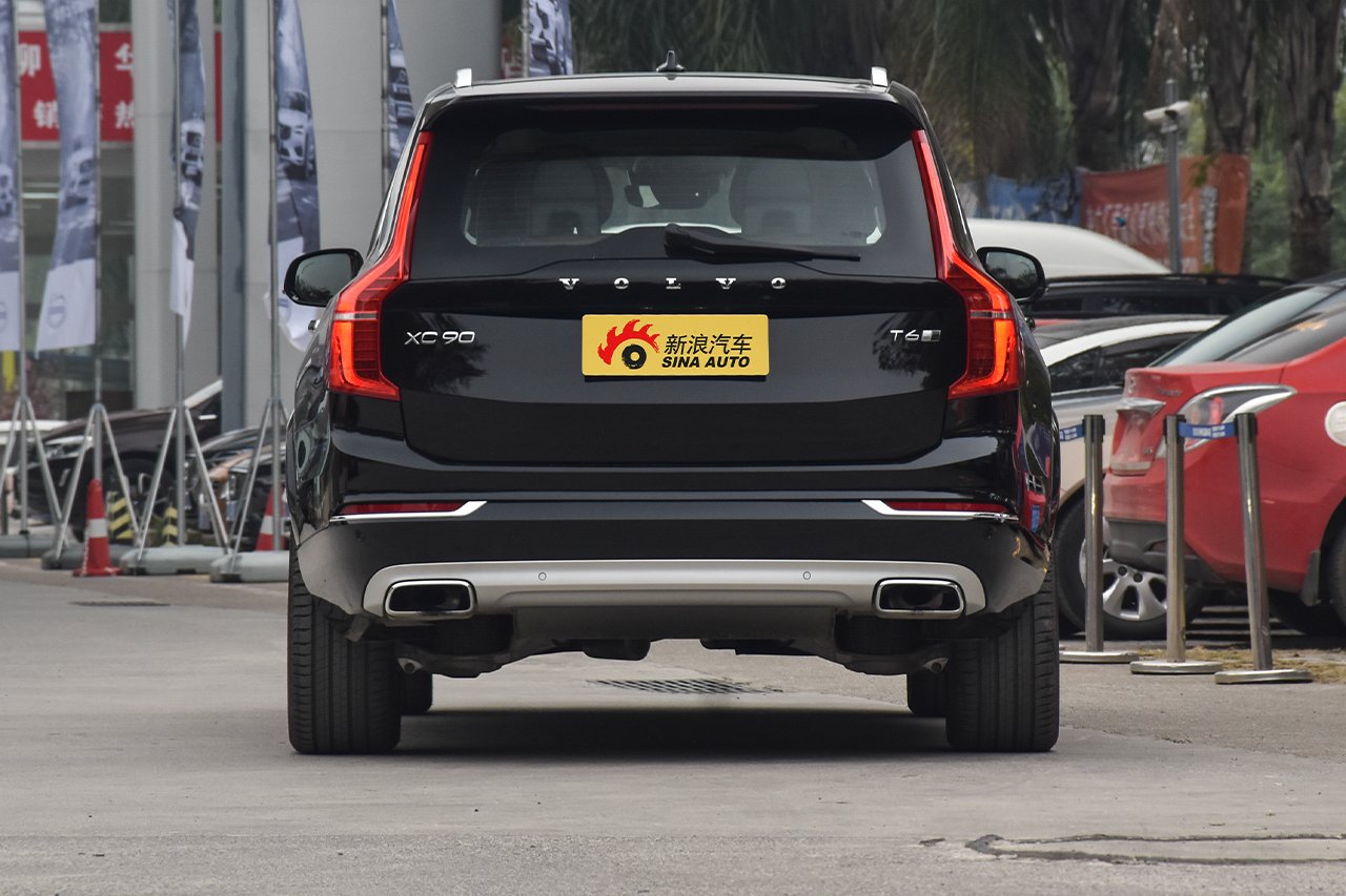 2018款沃尔沃XC90升级版 2.0T自动 T6智尊版