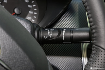 2017款海马福美来1.6L手动豪华型