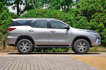 2017款Fortuner 4.0L自动 SR5 V6中东版