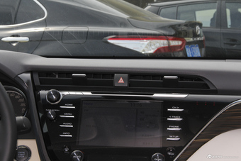 2018款凯美瑞2.5G自动豪华版