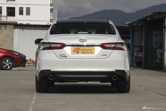 2018款凯美瑞2.5G自动豪华版