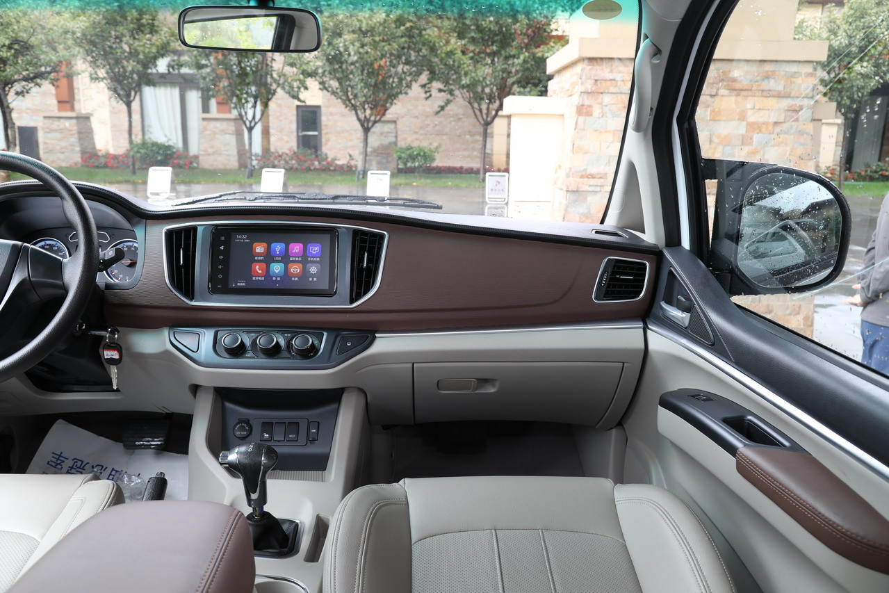 2019款菱智M5EV 豪华型