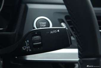 2017款宝马1系120i自动设计套装型 