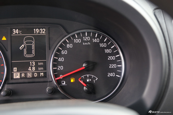 2016款风度MX6 2.0L自动两驱梦想版