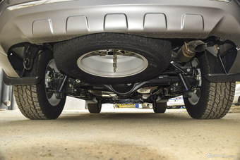 2016款驭胜S350 2.0T手动四驱汽油豪华天窗版7座