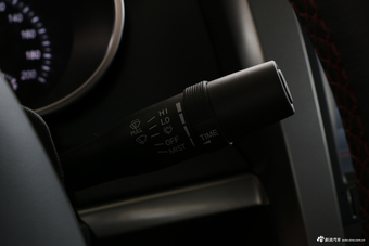 2017款黄海N3 2.5T手动四驱运动版JE4D25C