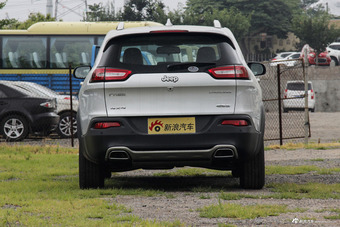 2016款自由光2.4L自动专业版+智能包