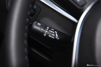 2016款荣威RX5 20T自动两驱旗舰版