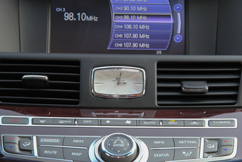 2017款英菲尼迪Q70L 2.5L自动悦享版