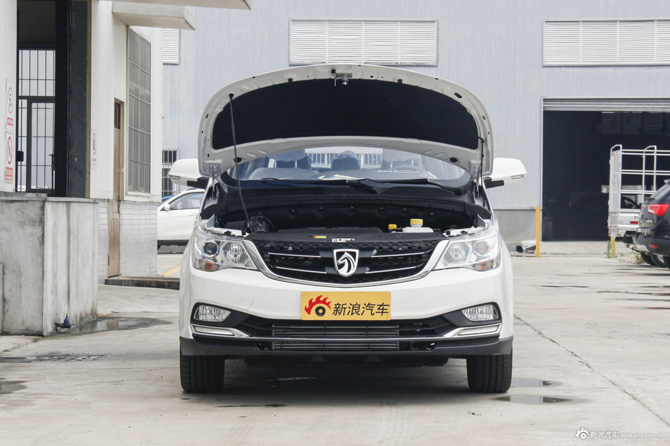 2016款宝骏730 1.5T手动舒适版 7座