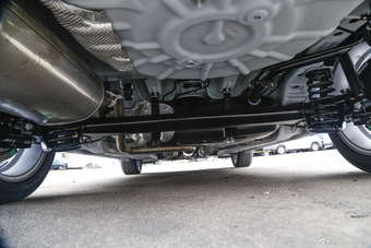 2016款艾瑞泽5 1.5L自动领锐版 俊逸白