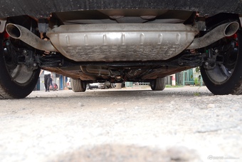 2016款中华V3 1.5T自动旗舰型 炫舞橙