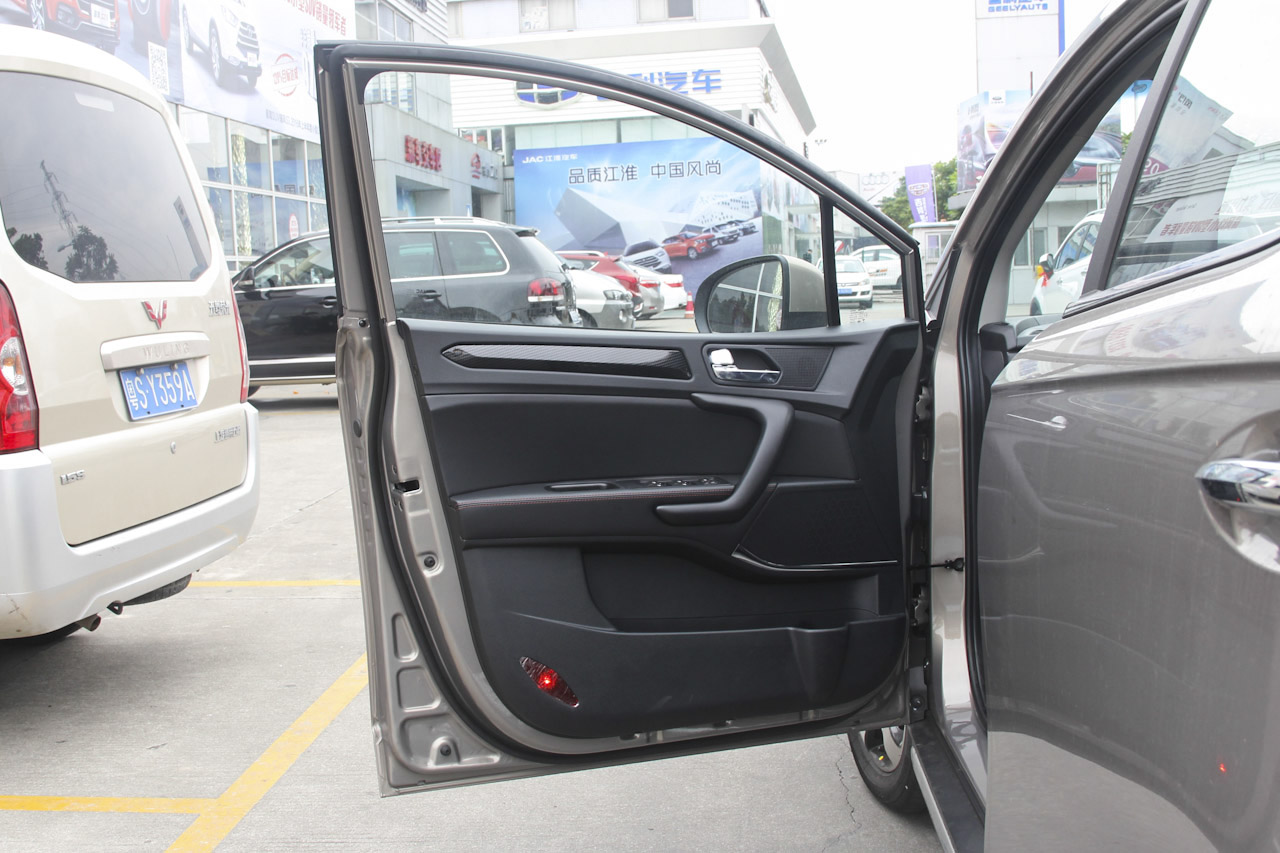 2017款瑞风S3 1.6L自动CVT豪华智能型