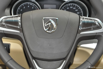 2016款宝骏730 1.5T手动标准版 7座