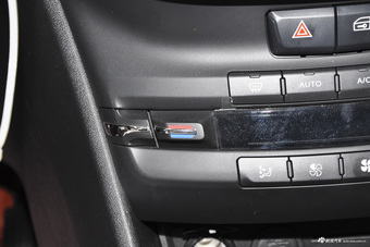 2016款标致2008 1.2THP 自动时尚版