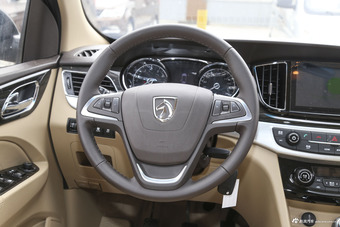 2016款宝骏730 1.5T手动豪华版 7座