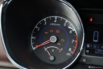 2016款启辰T70X 2.0L自动睿享运动版