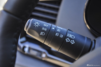 2016款风度MX5 2.0L 自动旗舰版