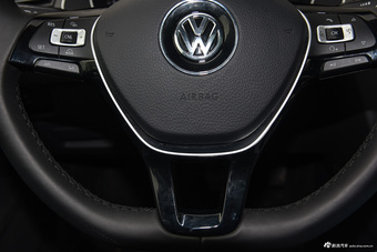 2017款迈腾2.0T自动380TSI DSG旗舰型