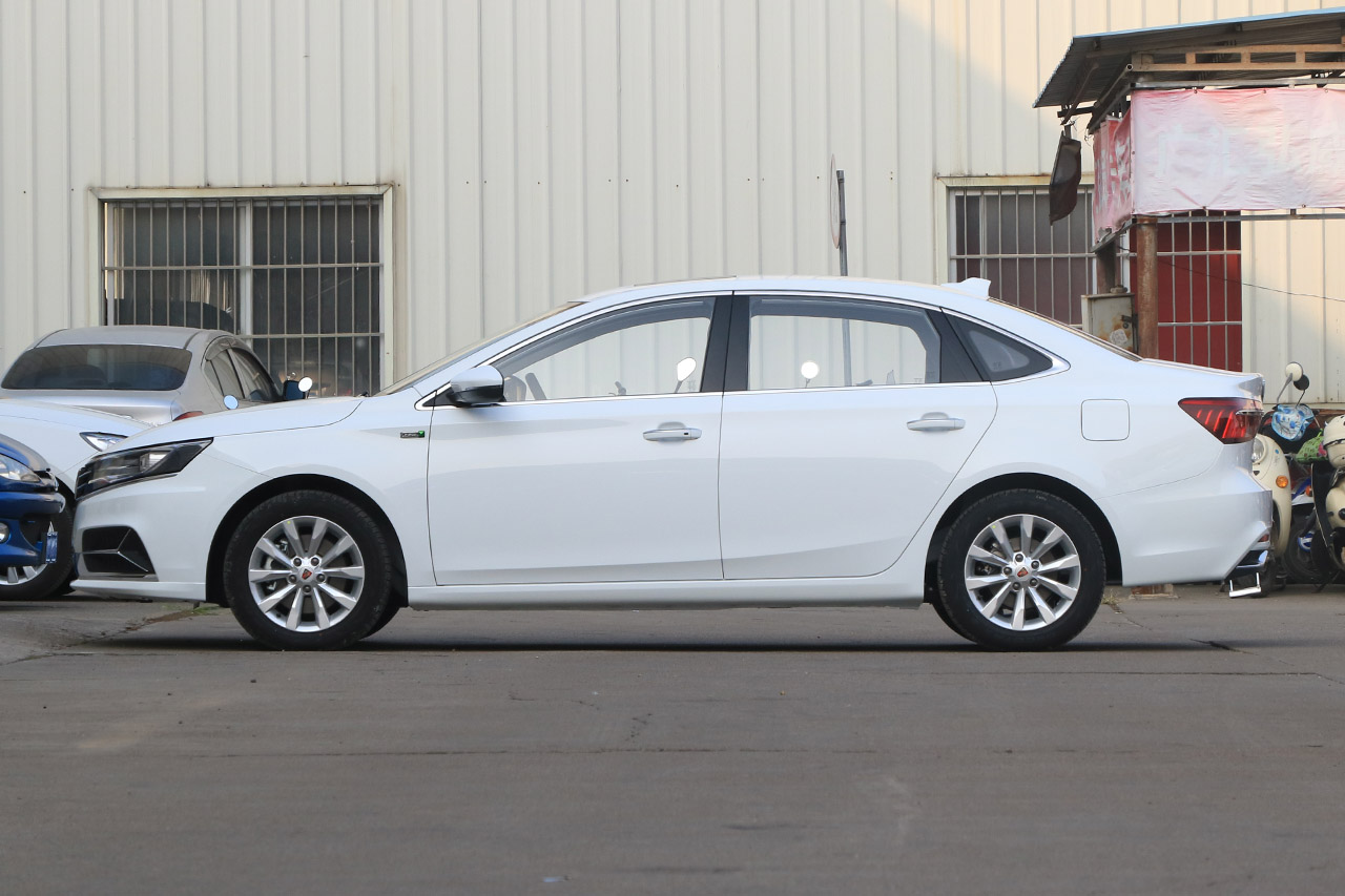 2017款荣威ei6 1.0T混动互联智享版