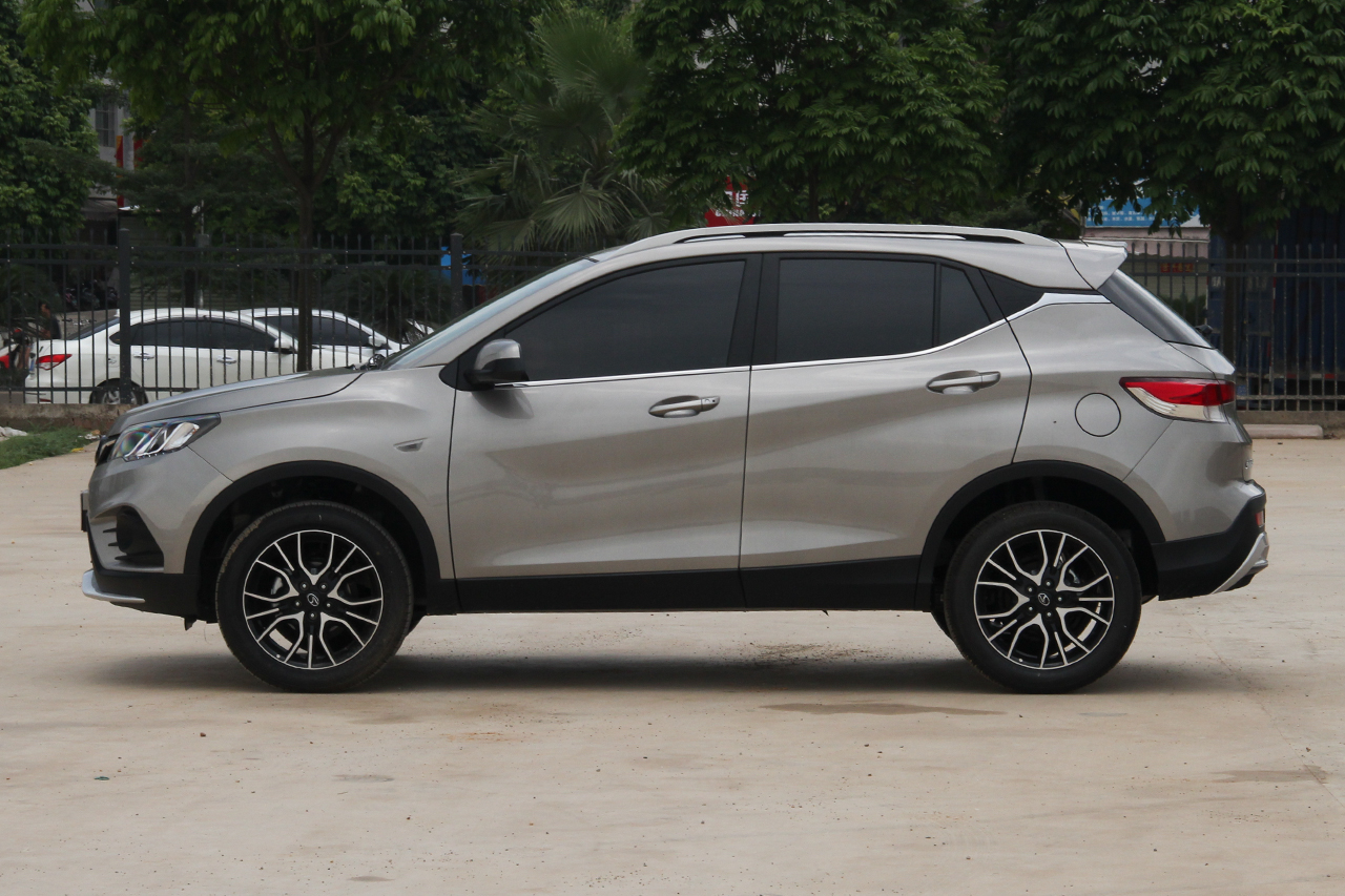 2018款东南DX3 1.5L手动尊贵型