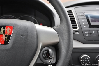 2015款荣威350 1.5L自动豪华天窗版