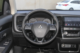 2018款欧蓝德2.0L自动两驱荣耀版5座