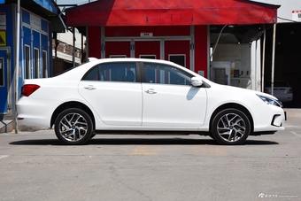 2017款比亚迪秦EV300精英型