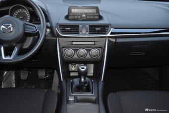 2018款马自达CX-4 2.0L手动两驱蓝天活力版
