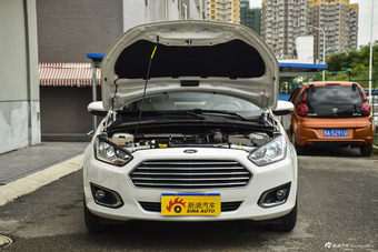 2015款福睿斯1.5L自动时尚型