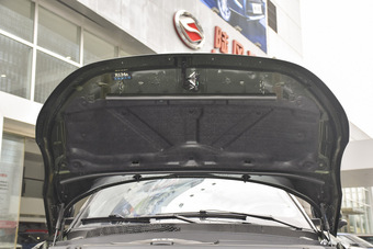 2015款陆风X7 2.0T自动全景尊贵版